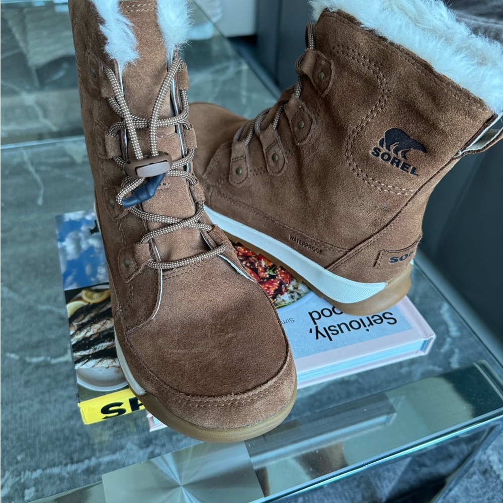 Brand New Sorel Brown Suede and Fleece Winter Boots - Picture 7 of 13
